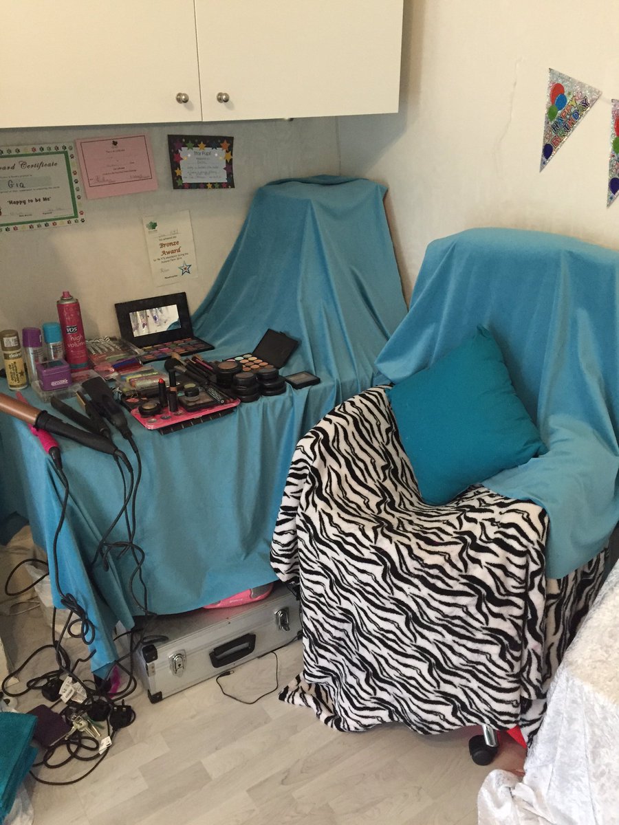 DollyParties's tweet image. @DollyParties today's party 💅