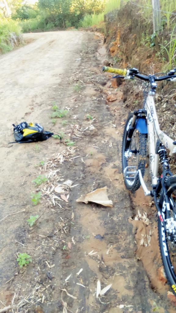 arthurda62's tweet photo. Disfruta lo que haces y divierte haciendolo....! #fullMTB https://t.co/iBo0EmOjZF