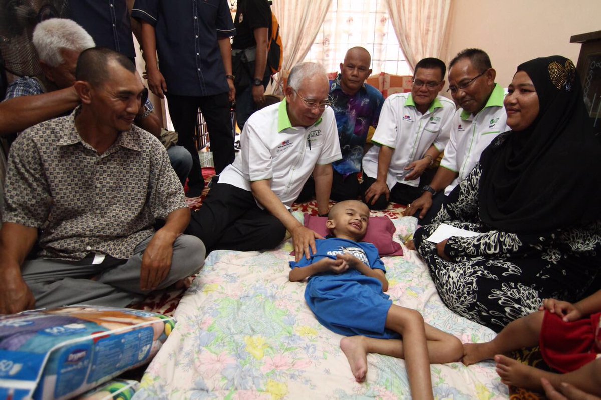 NajibRazak's tweet photo. Wan Nor Ain Syahida menghidap cerebral palsy &amp; Alif Haikal sakit hidrosefalus.Moga mrk tabah hadapi dugaan allah SWT https://t.co/5trtaxfo5A