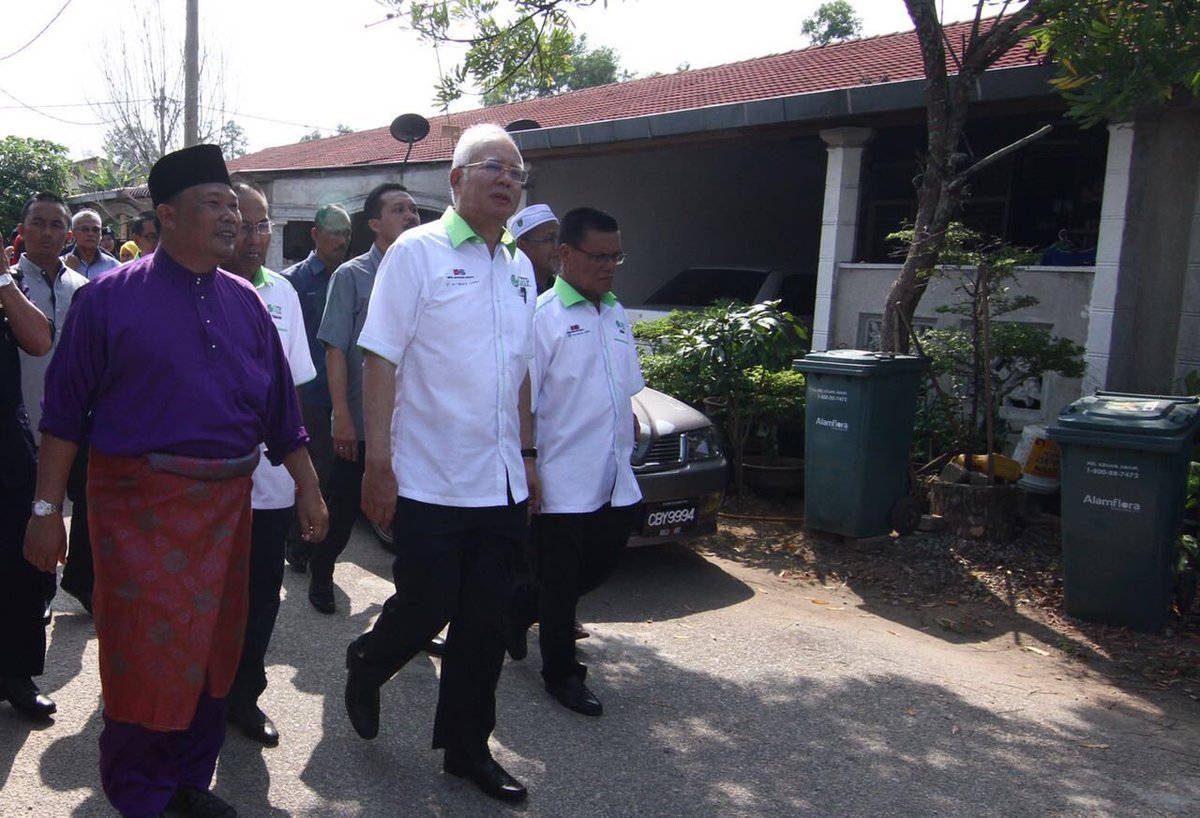 NajibRazak's tweet photo. Wan Nor Ain Syahida menghidap cerebral palsy &amp; Alif Haikal sakit hidrosefalus.Moga mrk tabah hadapi dugaan allah SWT https://t.co/5trtaxfo5A