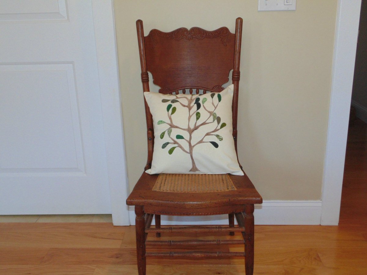 NancyEllenSt's tweet photo. Decorative Autumn pillow, hand painted tree pillow, complete pillow inse… https://t.co/O3gPpvGpCp #Etsy #TreePillow https://t.co/4A185Y9Dva
