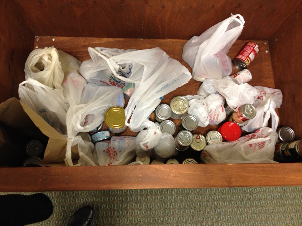 RachelEEdwards's tweet photo. Canned food donations are coming in for New Hope Ministries at #FMSCMbg. @fmsc_org https://t.co/x30gCnSoHJ