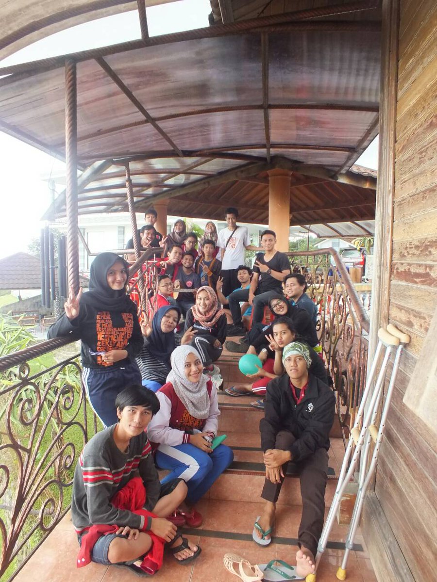 Manajemen IPB 2012 tweet media