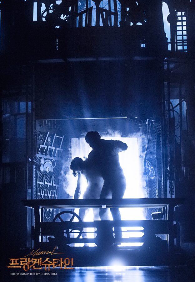 동빅이 만든 괴무리는 누굴까요?ㅎㅎ딱봐도 알겠지만^^#미공개사진대방출 #프랑켄슈타인 #Frankenstein #전동석 #PhotobyRobinkim  #Robinkim