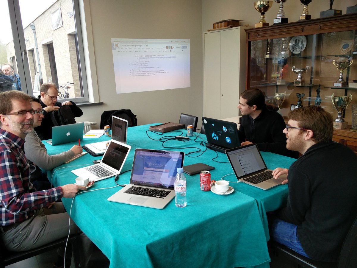 sdecabooter's tweet image. Druk aan het sprinten om de drupal.be website te vernieuwen #drupalbe