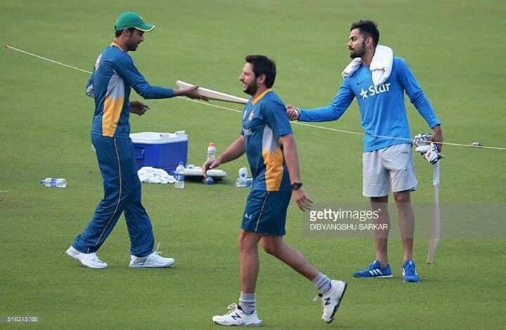 chota_akmal's tweet photo. @iamamirofficial This is true sports man spirt...NoW  M Amir OuR prAyers witH you...For best https://t.co/sU3X564qDA
