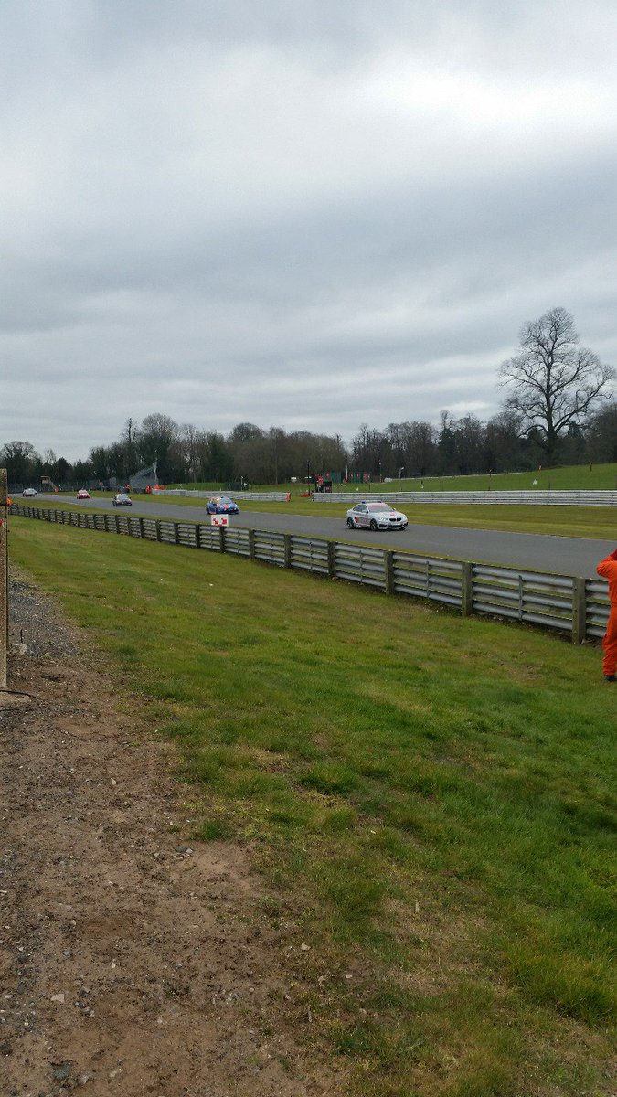 GrahamFieldRace's tweet photo. Warm up large for @ClioCupSeries #coldtyres https://t.co/CoQmMGqJIp