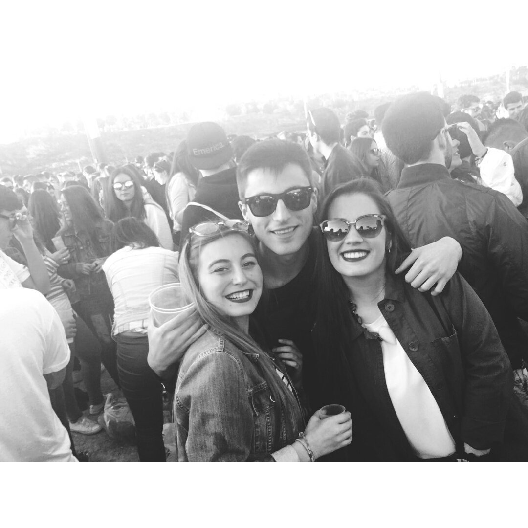 martitacnsr's tweet photo. @elenaOP17 @albamaraz #Kanbomba #dameloquees43 #plnm #💜1M💜 #Mariaysusbailes #olivoresa Para recordarrrrr 🍸🎊🙌 https://t.co/KNyDvuoNZL
