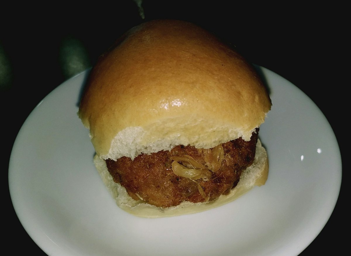 HowToGD's tweet image. Crab-burger in brioche bun at On A Roll cafe, Broomhill, Sheffield.