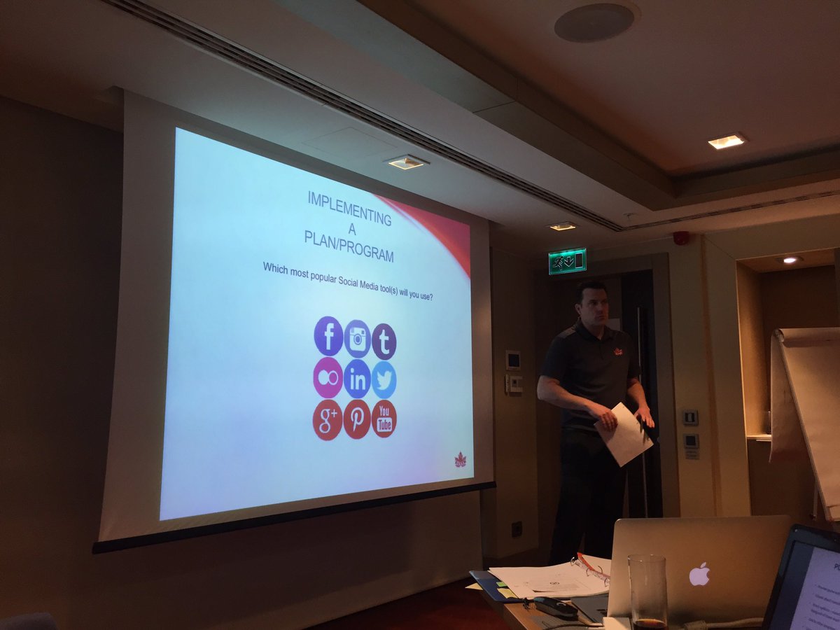 CanadianIAAA's tweet photo. Wrapping up a great #ceesa2016 conference with a workshop on "Social Media and our Athletes" https://t.co/I9Dbsv6Tcr