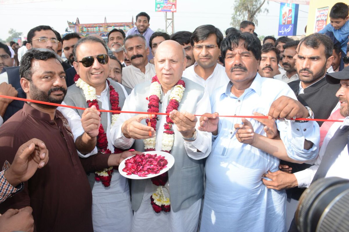 teamaleemkhan's tweet photo. #HappeningNow
@aleemkhan_pti @ChMSarwar inaugurating Water Kingdom Park at Muridkey C/O Mian Mehmood ex MPA https://t.co/yaFjnhalV2