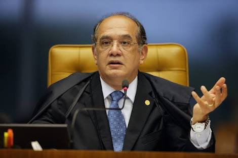 ATiaDilma's tweet photo. Mais um herói para o hall da fama do Impeachment obrigado Senhor Gilmar Mendes! 👏👏👏 https://t.co/fdIaXSWhXP