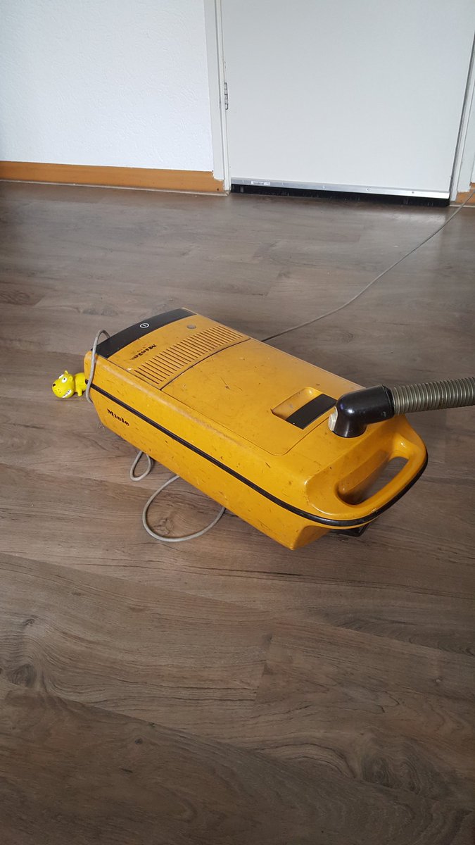 tom_gmail's tweet image. @MieleNL_Webcare na ruim 33 jaar trouwe dienst heeft hij vandaag zijn laatste adem ingeademd #bedankt