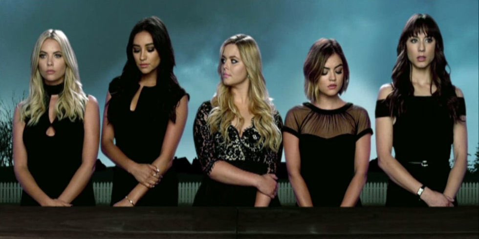 LozzaLou_XX's tweet image. RT if a Pretty Little Liars fan so I can follow as I don't know what show my timeline is on about🙊🙈 #PLLFollowParty