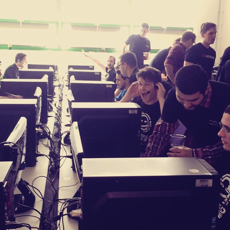 bamboolab_hr's tweet photo. Ready for the match against Erste Bank. Lov na korporacije. #Game🔛 #goodgamezg https://t.co/aZZT2Nj7DP