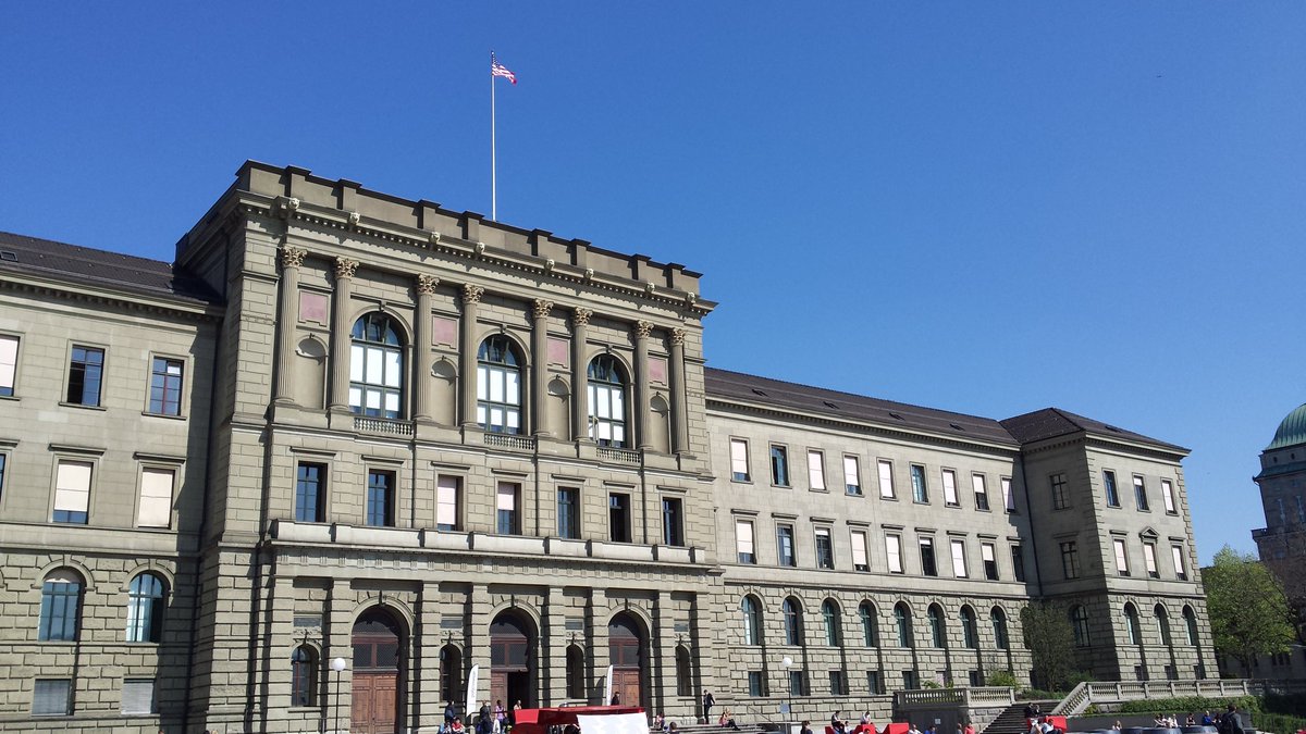 Diese schöne US Flagge wurde von der .<a href="/ETH/">ETH Zürich</a> Sicherheitsabteilung konfisziert. Details auf: blablaeth.blogspot.ch/2016/03/eth-se…