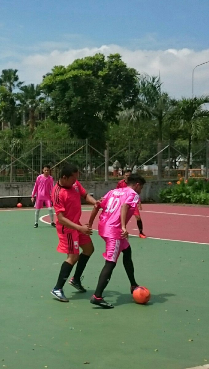 halloputri's tweet photo. Futsal hore #indonesiasehat @KompasTV_Sport https://t.co/bd4u1tXAFe