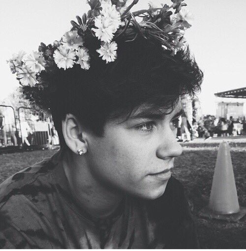 zaynrpgld's tweet image. No differences.