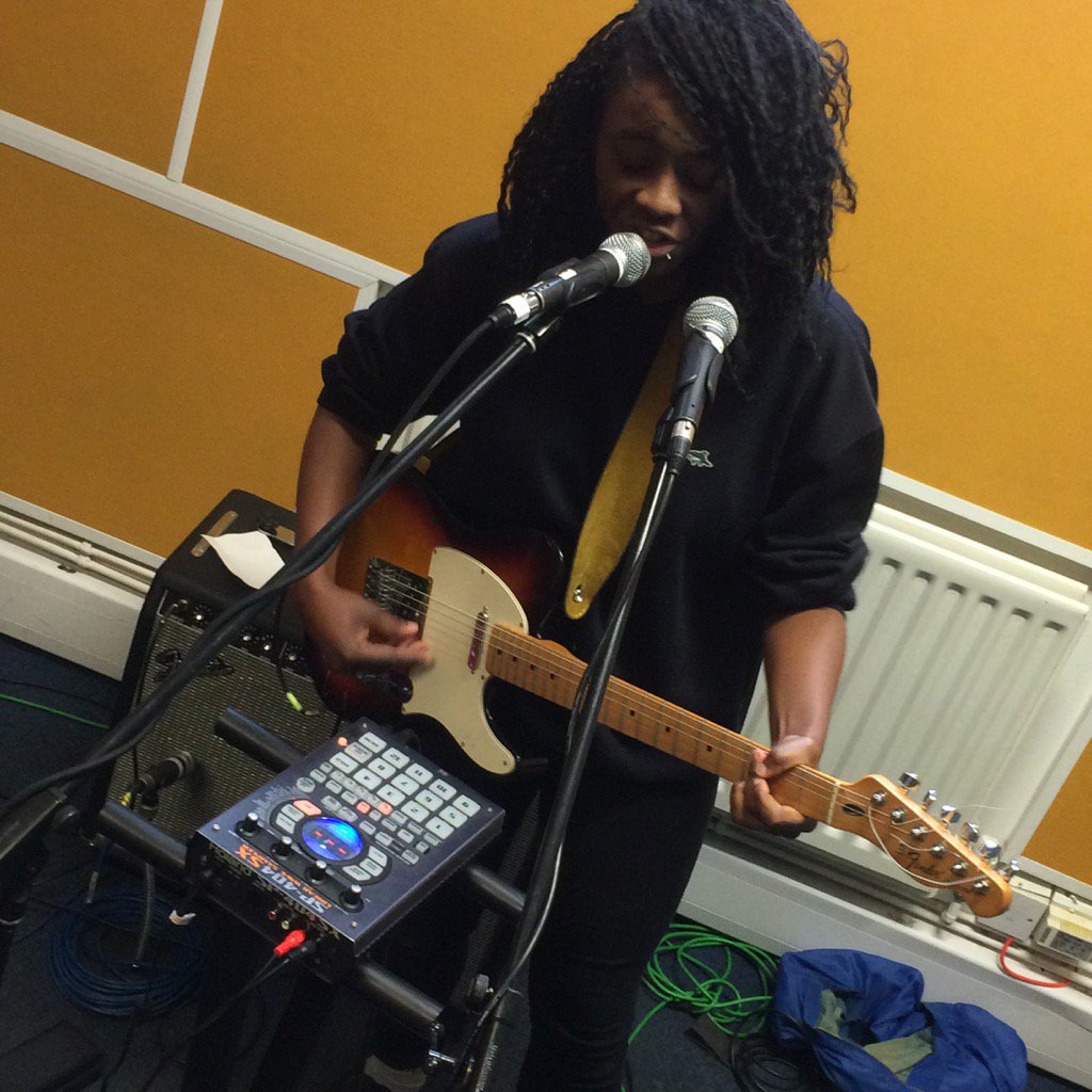 deXterBentley's tweet photo. #AlphaMaid #LIVE #NOW @ResonanceFM #Leisha #LimboLand https://t.co/Bb0poqFeNT