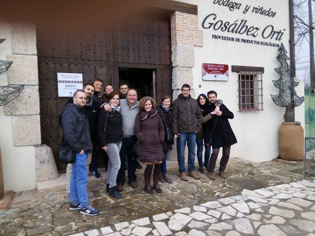 ArtachoIvan's tweet photo. Haciendo #EnoTurismo con @MadridRutasVino en @Qubel https://t.co/VdUQzpY0zf