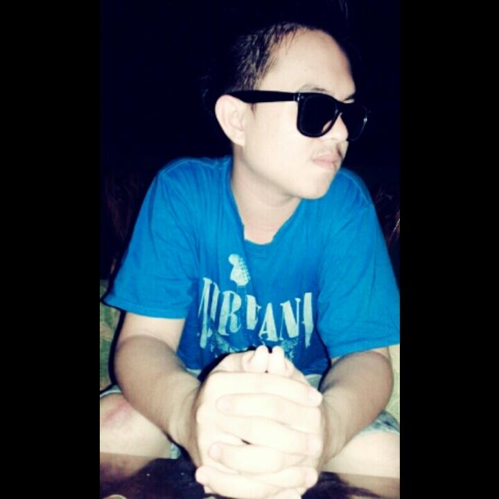 RHusain03's tweet photo. Selamat minggu malam 😄 https://t.co/j2HAYNIr6R