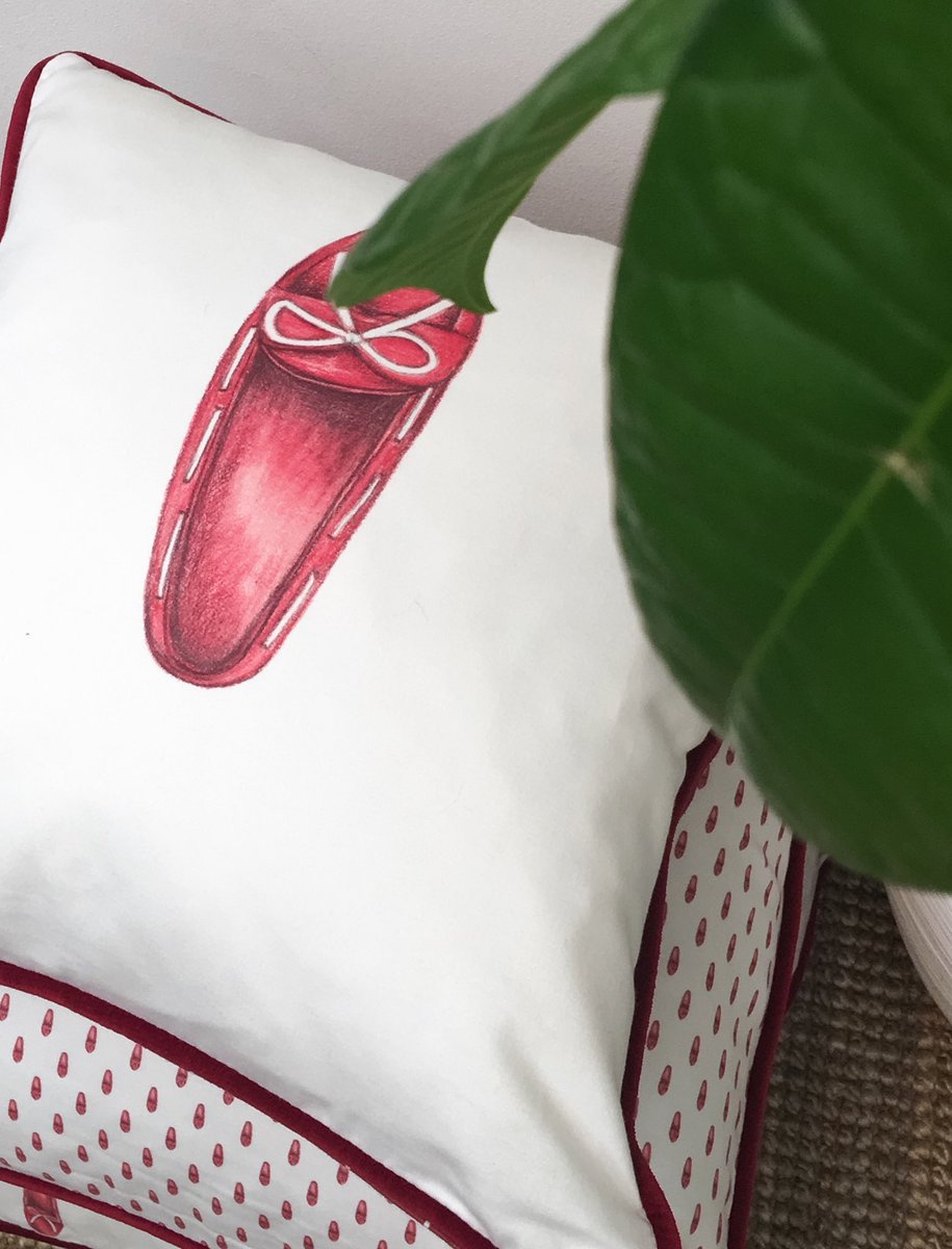 AbigailWinston's tweet photo. Customise your own cushion @CLFairs today #CountryLivingSpringFair #countrylivingmagazine #cushions #customise https://t.co/Dds7SdS5nc