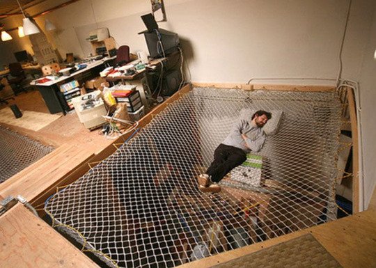 樽のベッドに巨大ハンモック 男性ってこんなワクワクが詰まった部屋好きだよね 話題の画像プラス 樽のベッドに巨大ハンモック 男性ってこんなワクワクが詰まった部屋好きだよね 話題の画像プラス