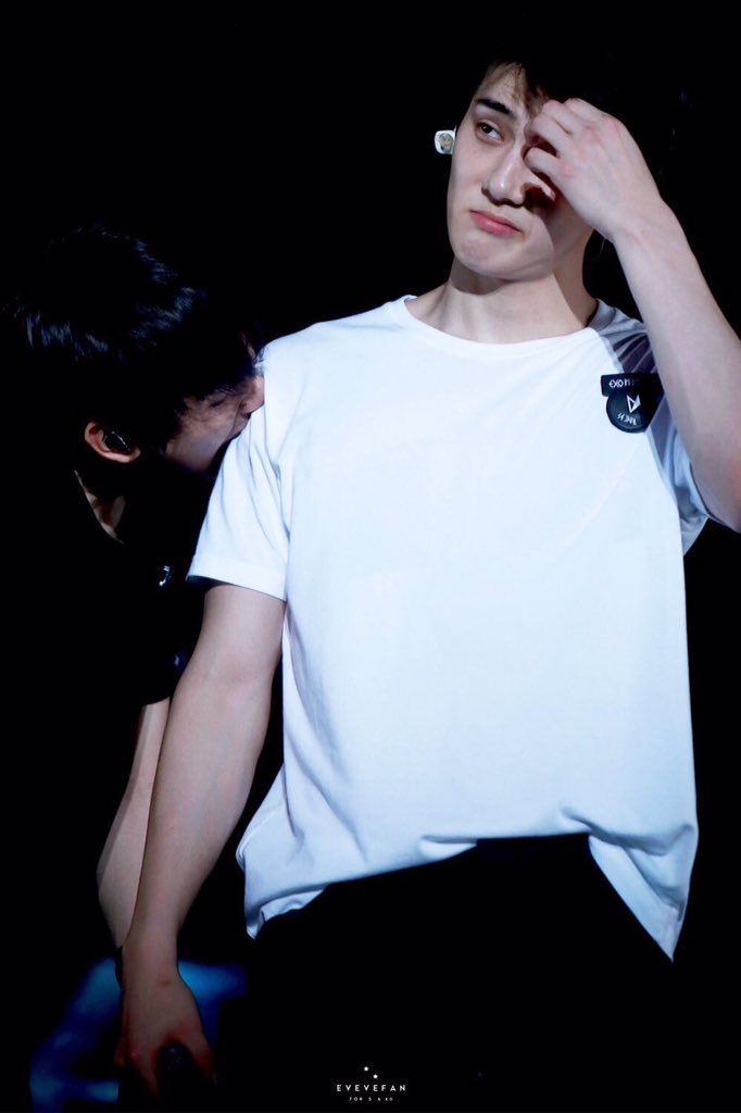 chreenii's tweet photo. ชื่อสินค้า: โอเซฮุน 
ประเภท: ของเล่นหมา 
เจ้าของ: แบคฮยอน 
วิธีใช้: ใช้ตอนคันฟัน 

#hunbaek 
#แบคฮยอนฮยองน่ารําคาญ https://t.co/S9u1kLVBUF
