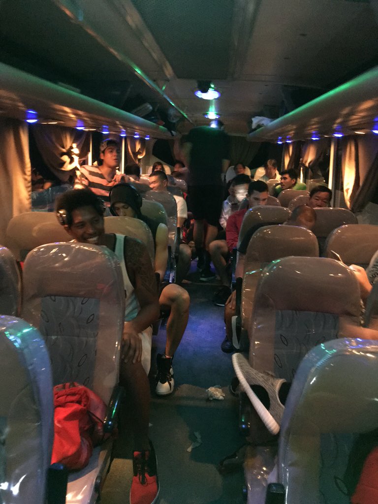 dbuzzketball's tweet photo. dinner is over. back to marco polo hotel now. everyones inside coaster now https://t.co/74vVwgXakn