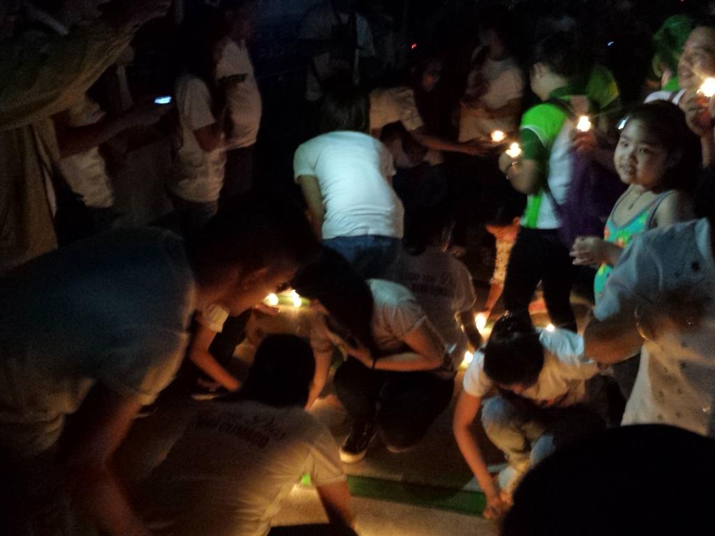 cedzabala's tweet photo. #EarthHourZambo lighting of candles to change climate change #EarthHourPh #EarthHour2016 #EarthHourPhilippines https://t.co/uewyBIZkII
