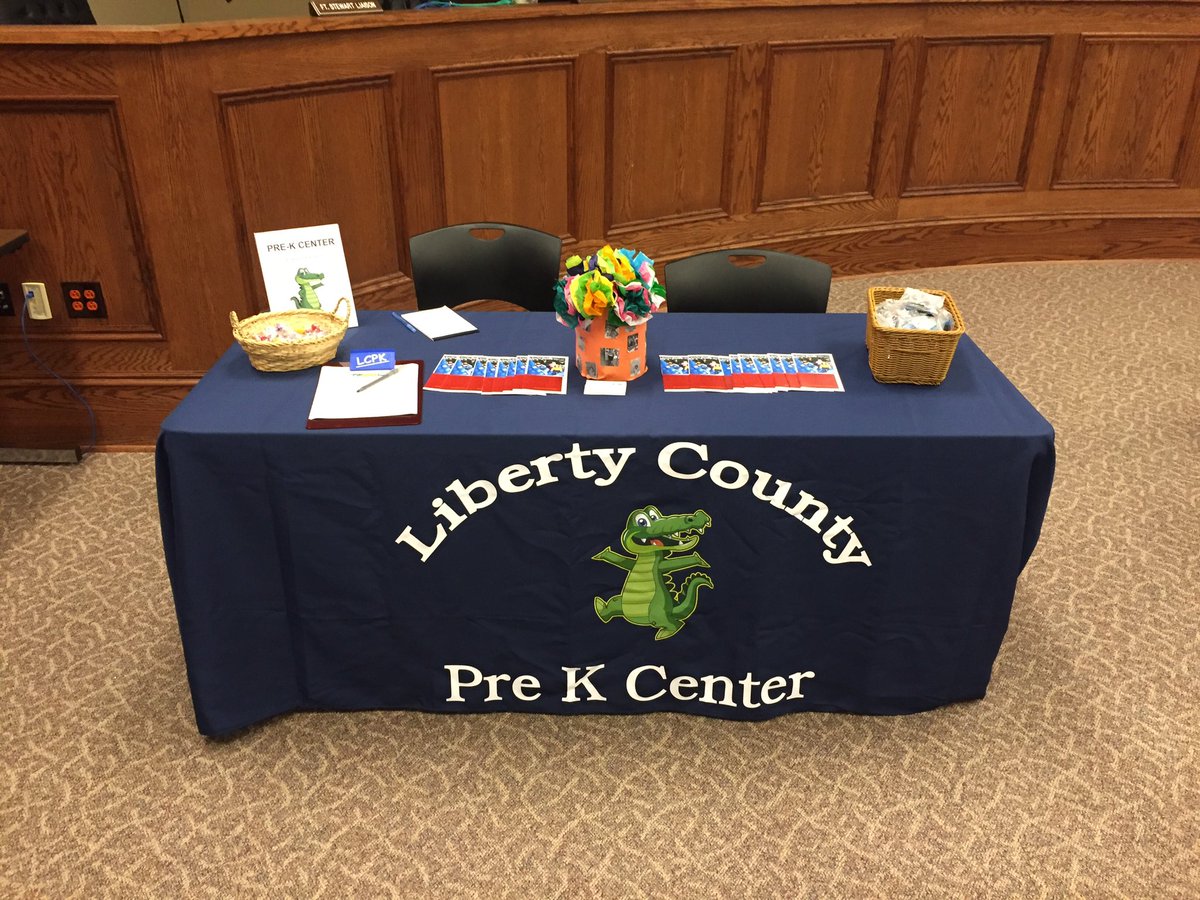 bsmith_lcss's tweet photo. LCPK ready to recruit!! #@trogers_lcpk #@Supt_LCSS #@tgallob_lcpk https://t.co/vemoRRulWy
