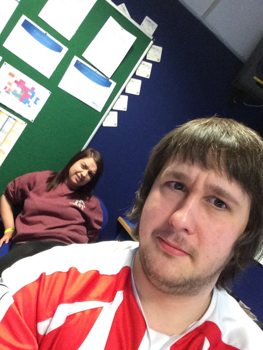 TheCatRadioUK's tweet photo. MT: Oh dear, @groovydancing17 is not doing well!! #ManagementTakeover https://t.co/Oi2y5RkXHb