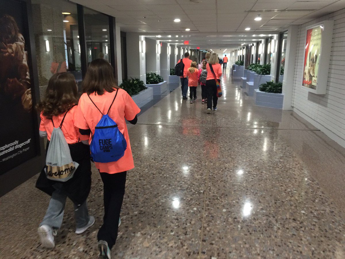 RichPondElement's tweet photo. Last excursion. Headed to the subway. 
#dctrip16 https://t.co/oEWoGRbR5y