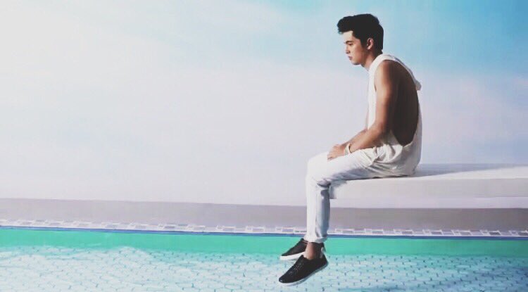 tellemjaye's tweet photo. Fact: all I wear is milanos https://t.co/hcOVrJQvPs