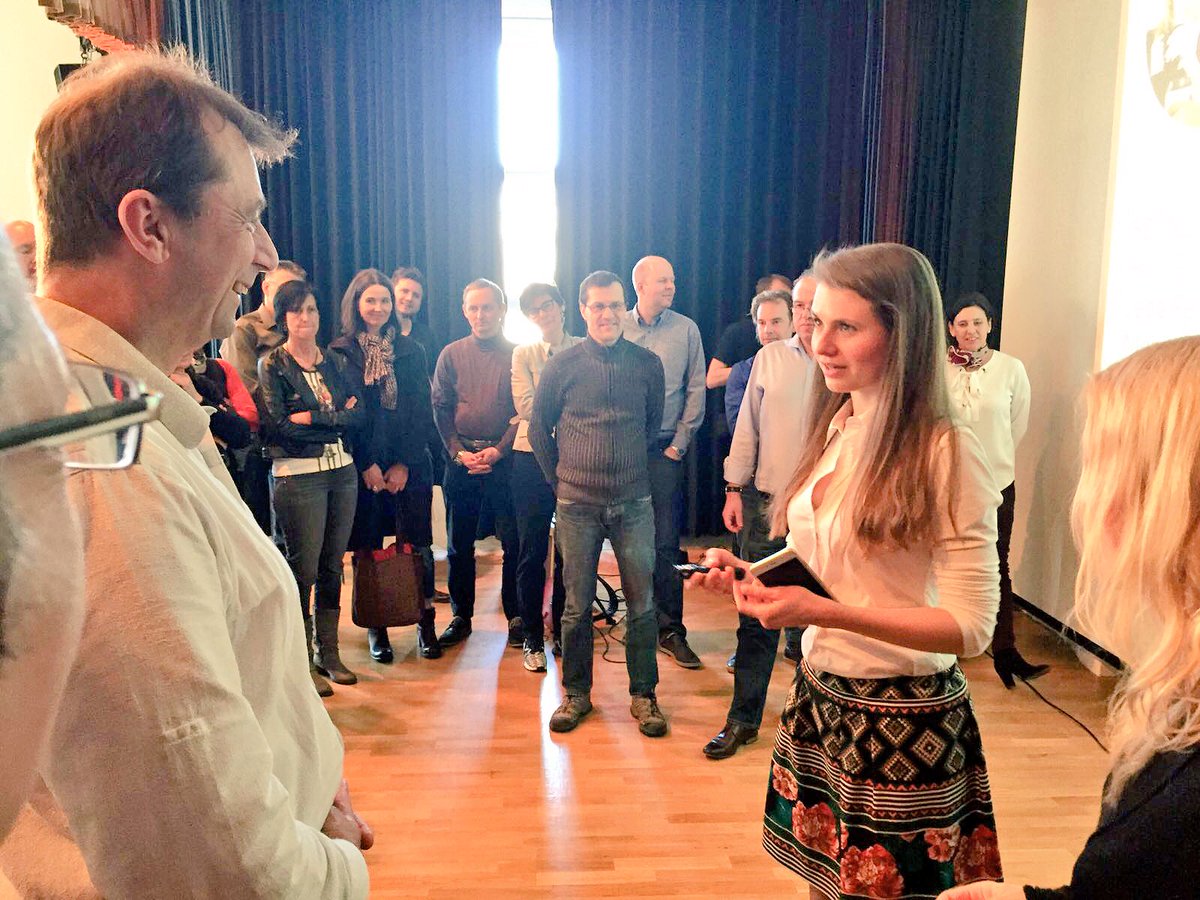 jfab_relations's tweet image. Merci #quer16 guests for a fun #networkingWorkshop! Don&apos;t forget to #followUp now, and #addvalue 😉 And merci @kupfi!