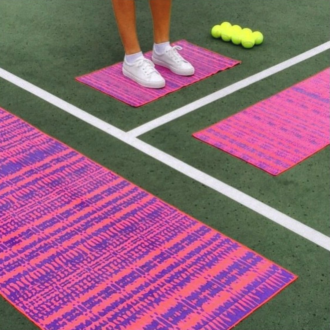 aretecomplete's tweet photo. What can be better than tennis and yoga? #Stretch #Indooroutdoor #Sport #Victory #Aretecomplete https://t.co/N0Z5T85dpB
