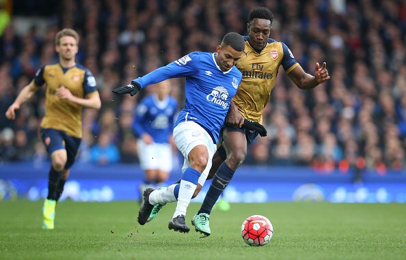 BPLPictures_'s tweet photo. Lennon taking on his man  #EVEARS https://t.co/ZKLRnFcXZt