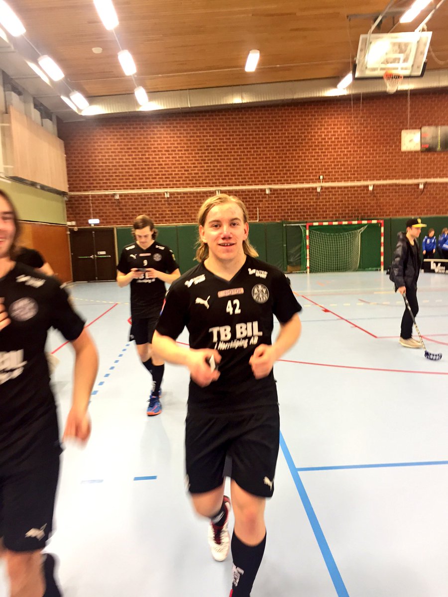 MR 19.59! 17-åringen avgör matchen med 1 sekund kvar! <a href="/olleabrahamson/">Olle Abrahamsson</a> #Oilers #innebandy #ibsurr