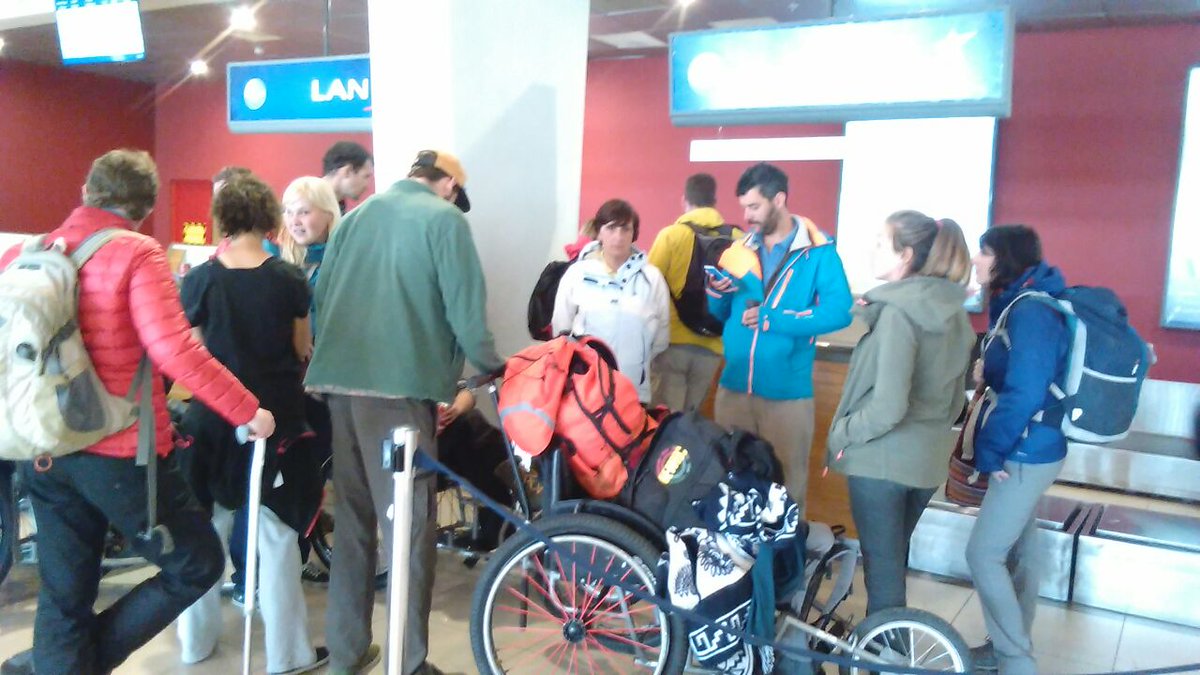 hola__chile's tweet photo. Ya listos para el retorno a santiago. Desde puerto montt. Expedición "más allá de los limites" #turismoaccesible https://t.co/wZ9mqtQERL