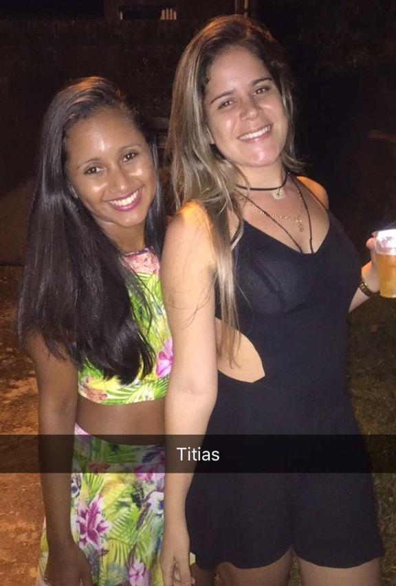 MarcellaRaeder's tweet photo. Migaaa sua loucaa 😂 #LP41 #titias #hahahahaa https://t.co/3AebgMGZzO
