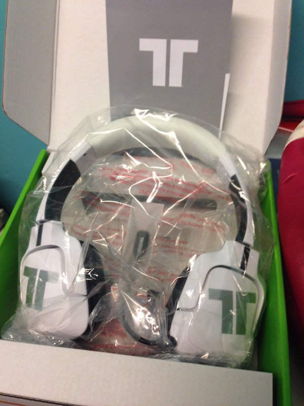 zMercenary_Man's tweet image. who wants to win this?! Retweet &amp;amp; follow me to enter! #giveaway #tritton #headset @xboxone #xbox #ps4