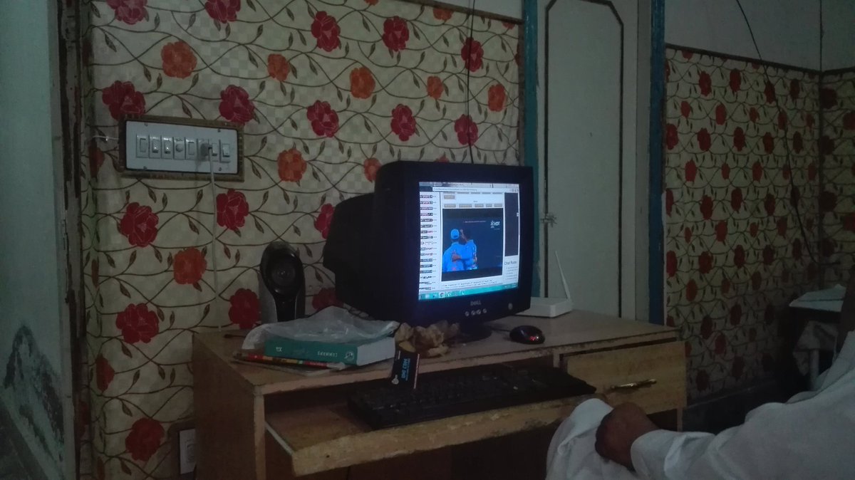 ShoaibNiaziUN's tweet photo. Dad and me watching Star Sports on live stream. Cable kharab hogai hai. And SS showing Asia cup wala match . #BanBc https://t.co/bPC6B3ZdgU