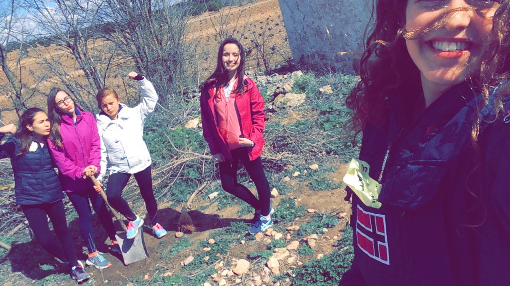 mart9carre's tweet photo. Conviii🤔😜 @ClaraIzquierdo2 @AndreaGuberna1D @pelayina02 #Viiic https://t.co/P637Iu2IyV