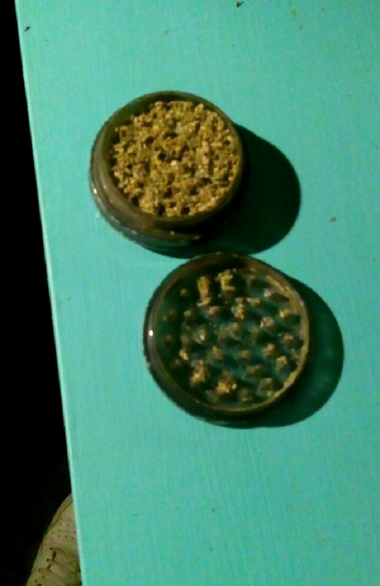 weedtimes420's tweet photo. #fullgrinder #inhale #exhale #smokethatweed #smokethatskunk #weedtimes420 https://t.co/FKXMZnbBG3