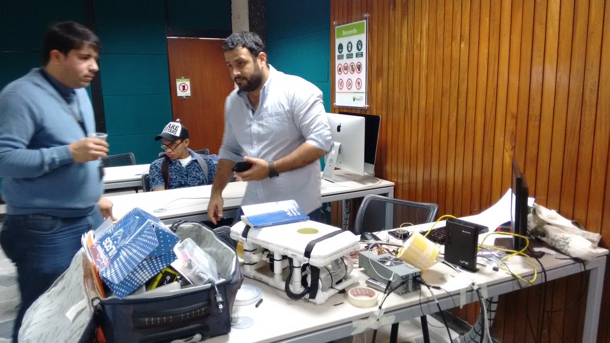 BullyToons's tweet photo. Presentación de prototipos de las diferentes idea . semana 6 https://t.co/CNcTRNcsru
