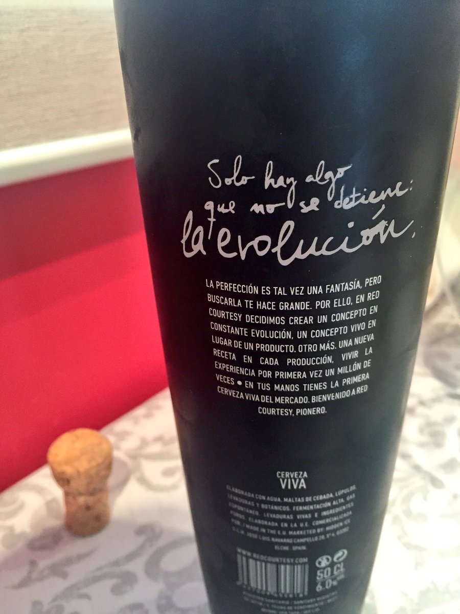 Crillebur's tweet image. Buenísima cerveza, precioso packaging! @RedCourtesy #cerbezaviva