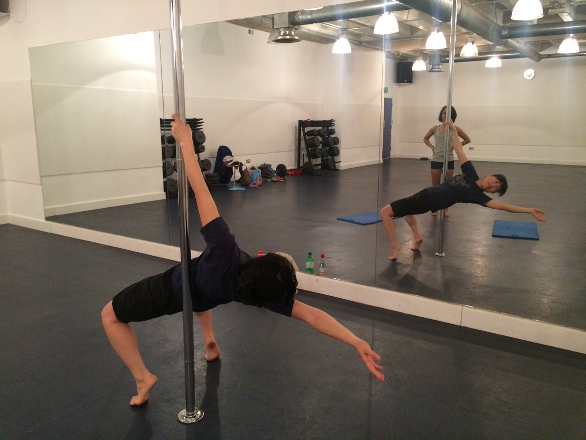 Thanks for bringing it ladies #backarchMarch #polefit #fitness #abs #hackney