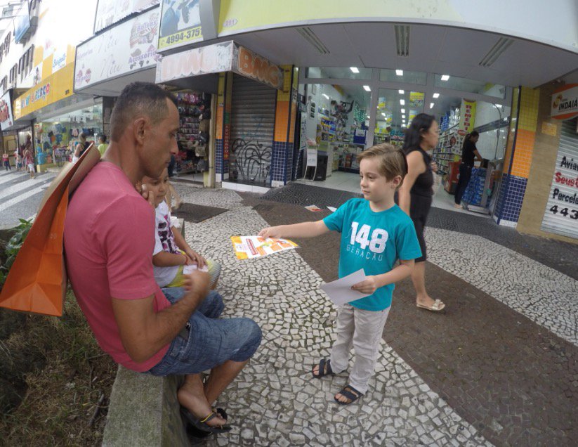 Até as crianças estão nas ações no #GYD16 #GlobalYouthDay #PaixaoExtremaUCB