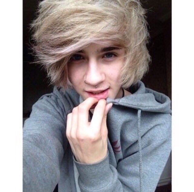 Hey guys, I'm Oliver. 

New here so Rt and talk to me, maybe.