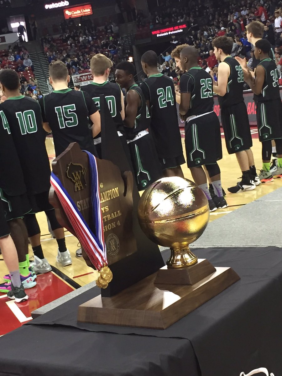 wiaawistate's tweet photo. Dominican makes WIAA State History by winning 5 straight titles! @DominicanHS  #wiaabb https://t.co/o2yZ98uovi
